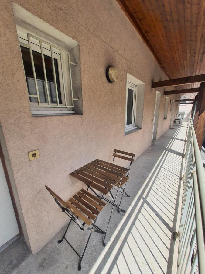 Studio Au Calme Espace Exterieur Parking Gratuit Dans La Rue Grenoble Exterior photo